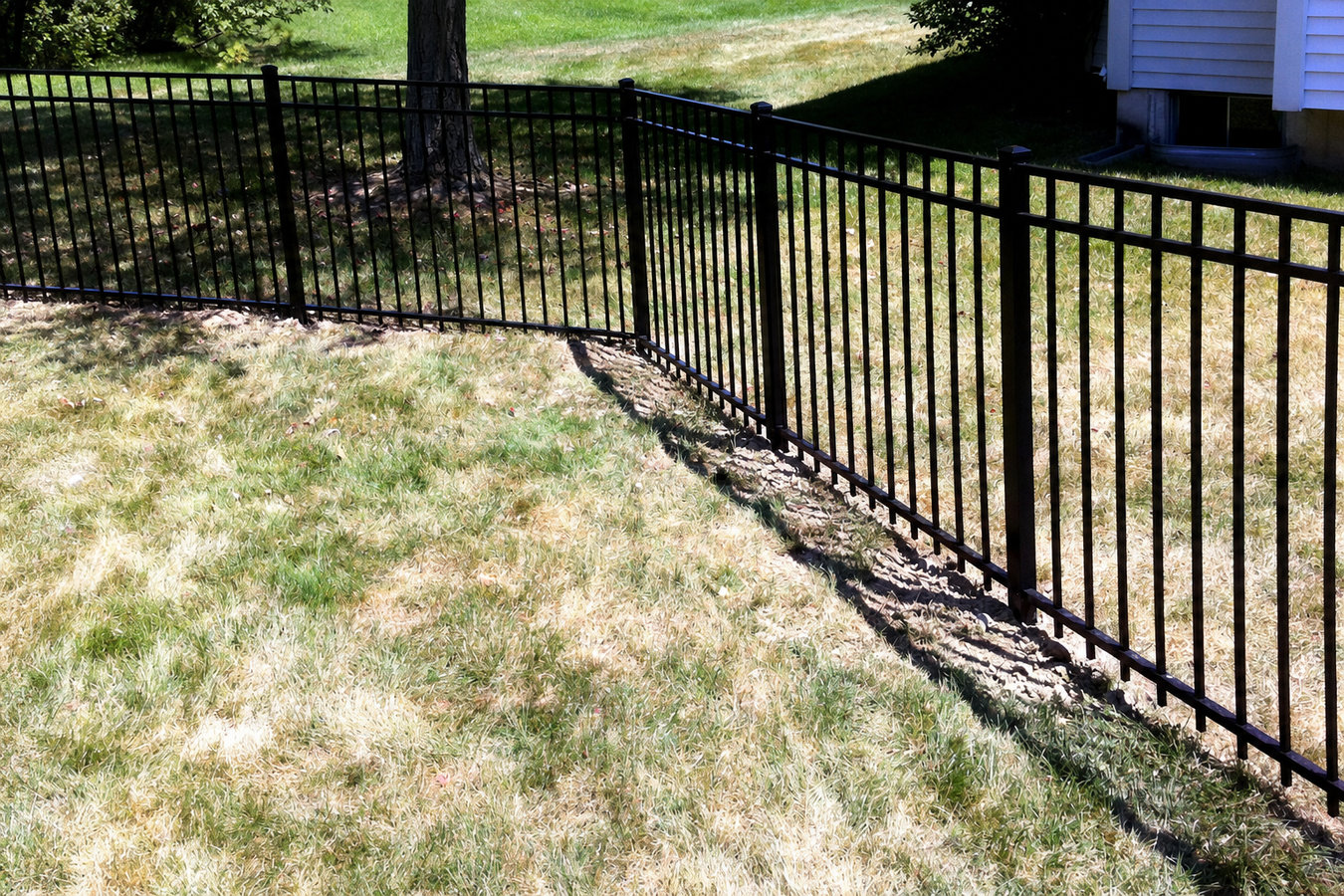 Aluminum fence installation